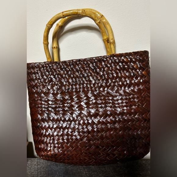 Sun N Sand woven purse with bamboo handles. - Picture 2 of 4